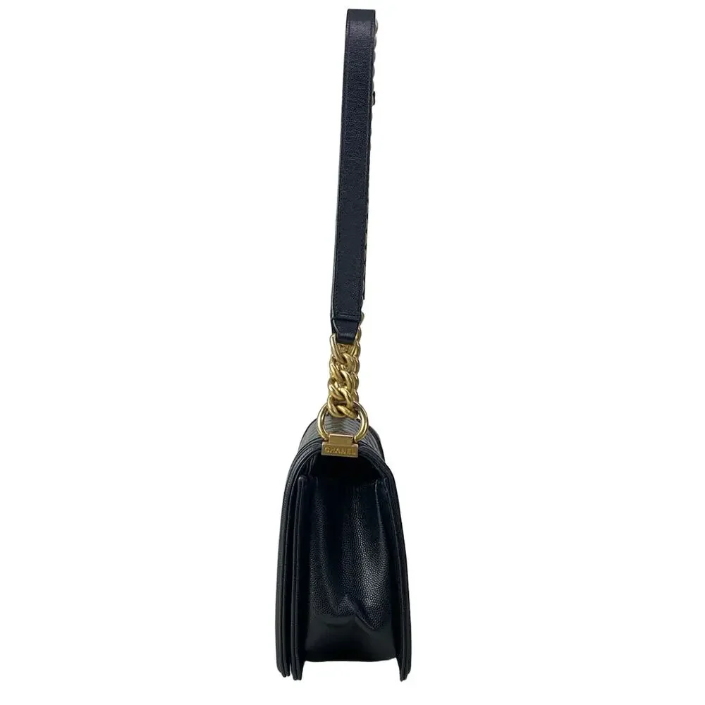 Chanel Boy Chanel / Matelasse Shoulder Bag A67086